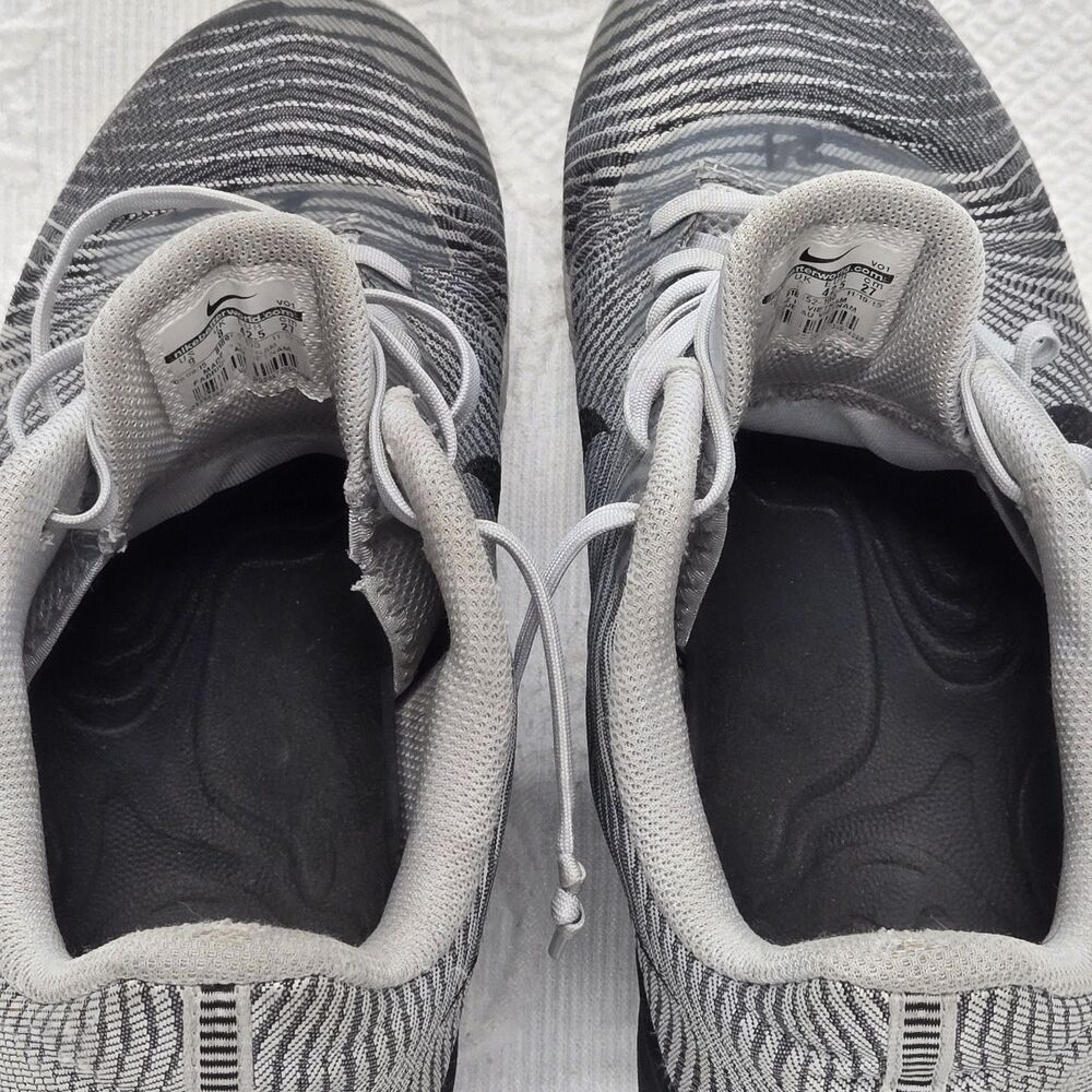 2015 Nike Kobe Mentality 2 Grey Striped Canvas Sneakers Mens 9 Basketball Shoes - Picture 9 of 10